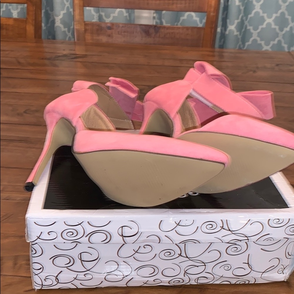 Pink Bow Pumps - Picture 3 of 3
